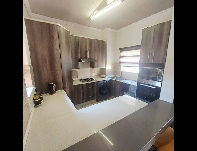 2 bed property to rent in RAVENSWOOD